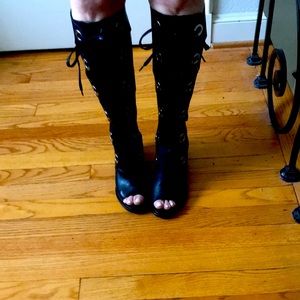 Free People SixtySeven mod black leather boots. 8